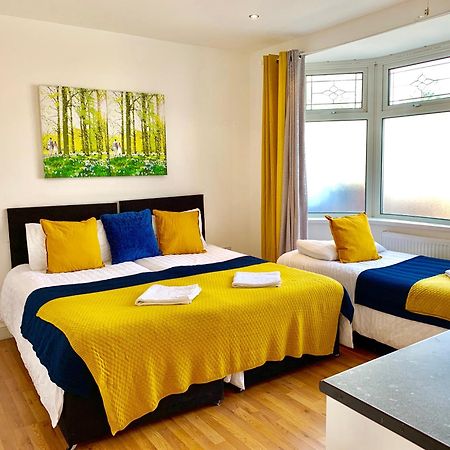 London Studio Apartments, Private Bathrooms And Parking Ilford Bagian luar foto