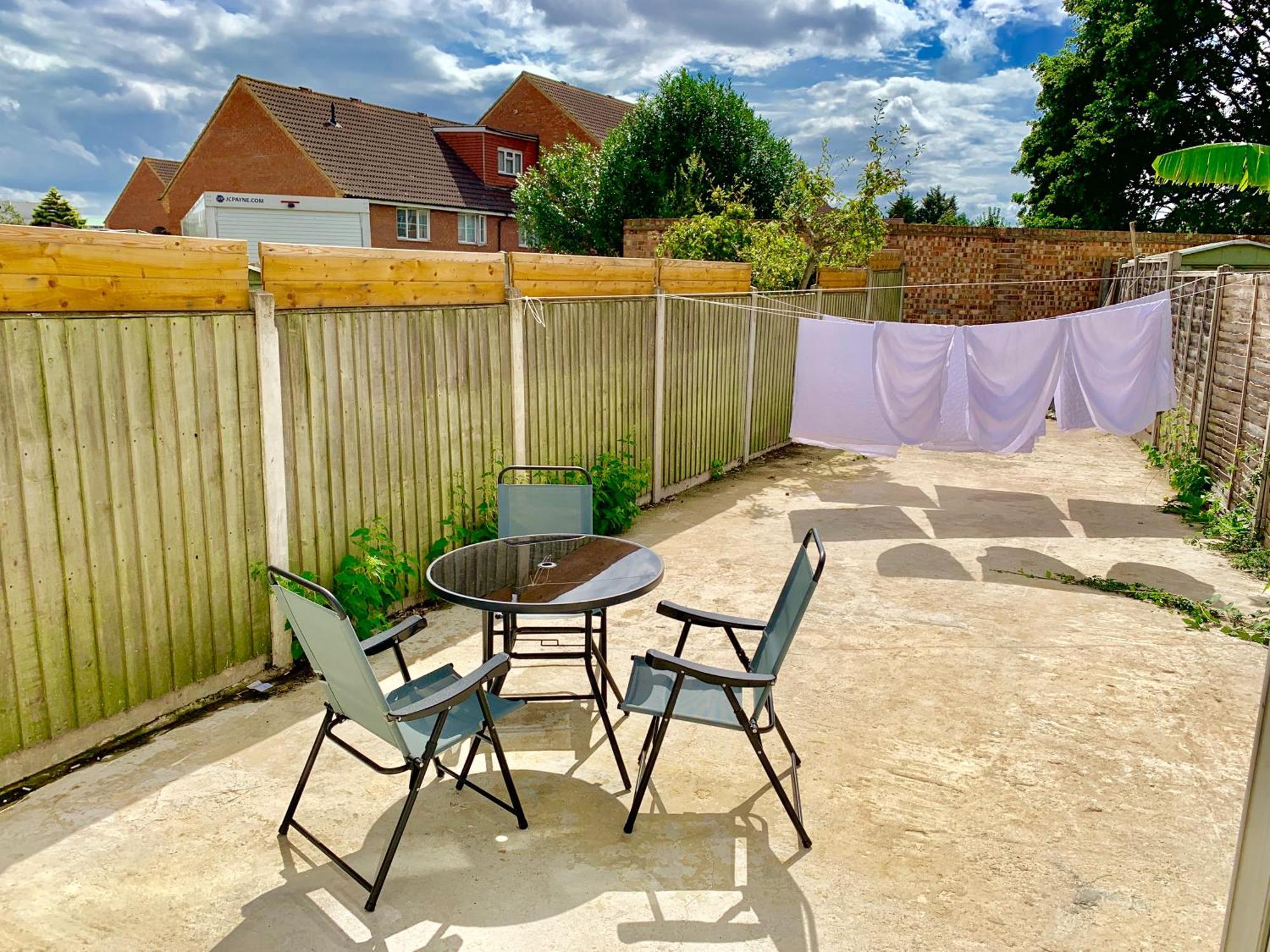 London Studio Apartments, Private Bathrooms And Parking Ilford Bagian luar foto