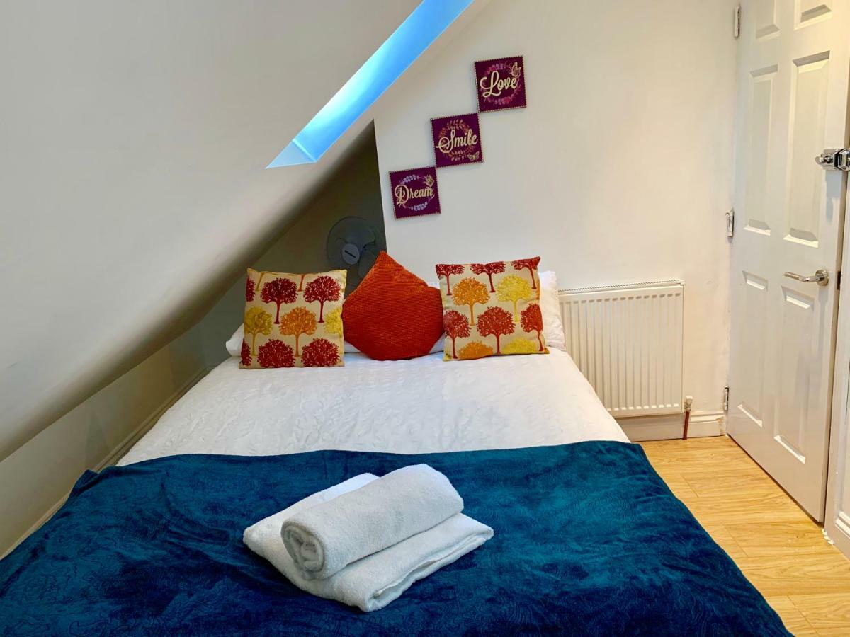 London Studio Apartments, Private Bathrooms And Parking Ilford Bagian luar foto