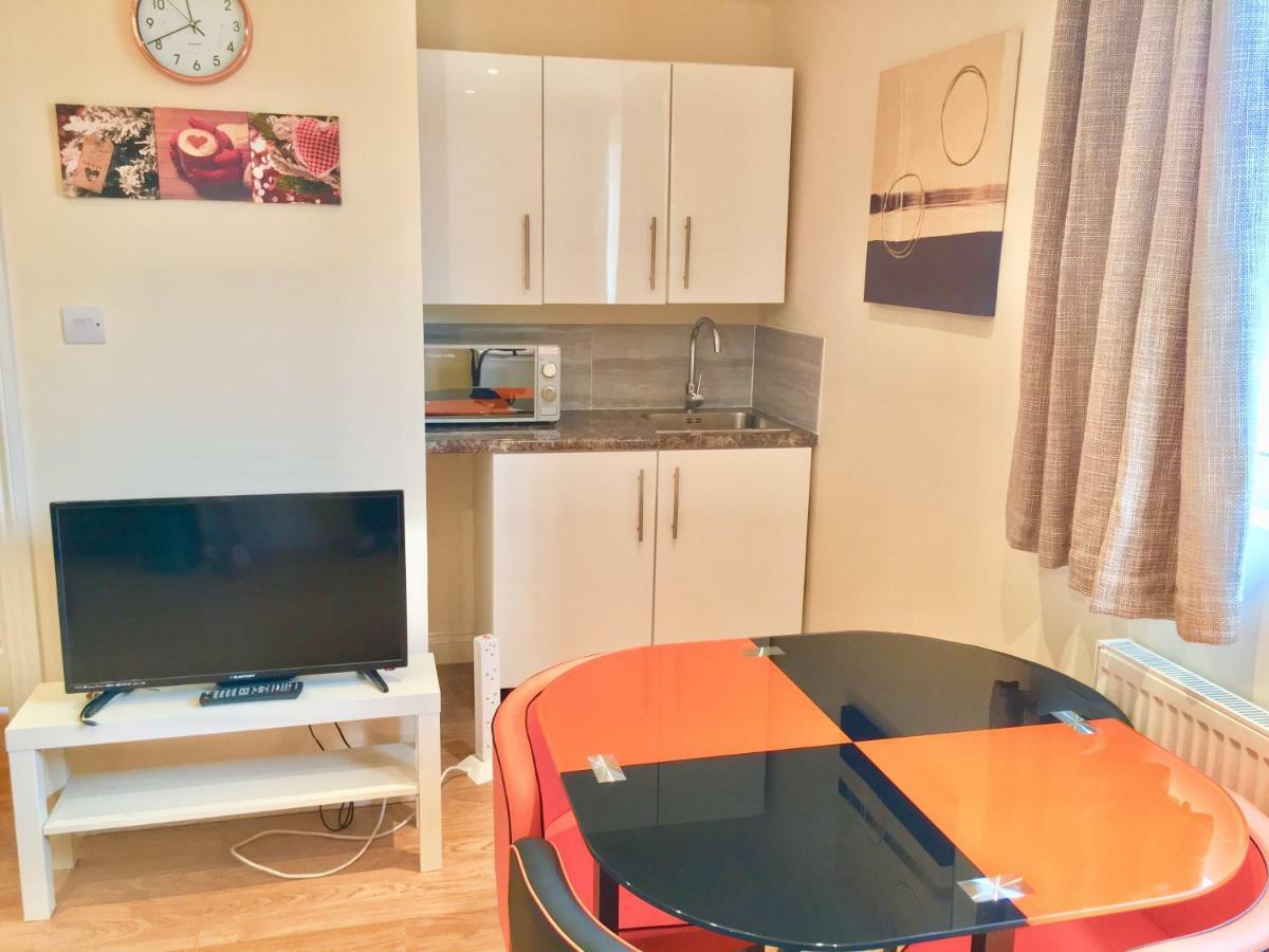 London Studio Apartments, Private Bathrooms And Parking Ilford Bagian luar foto