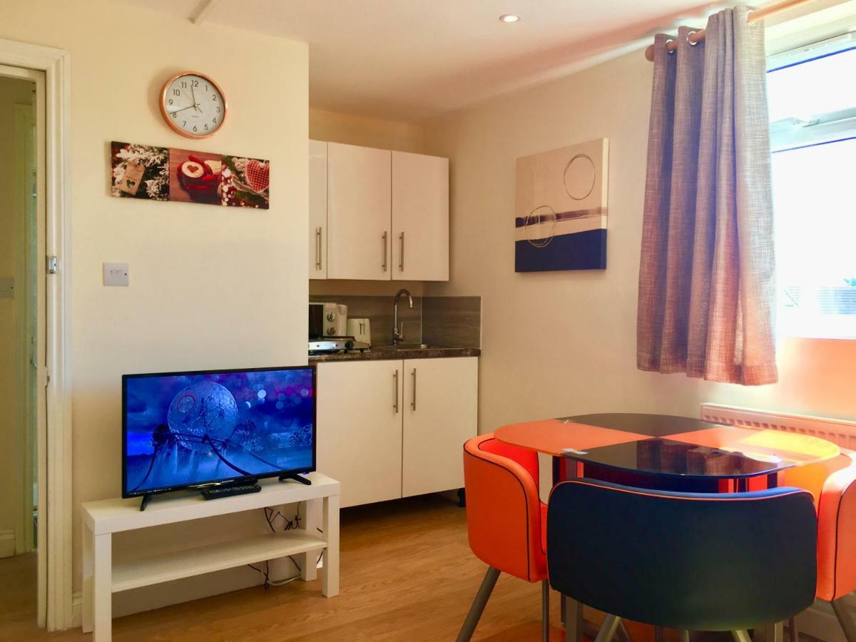 London Studio Apartments, Private Bathrooms And Parking Ilford Bagian luar foto