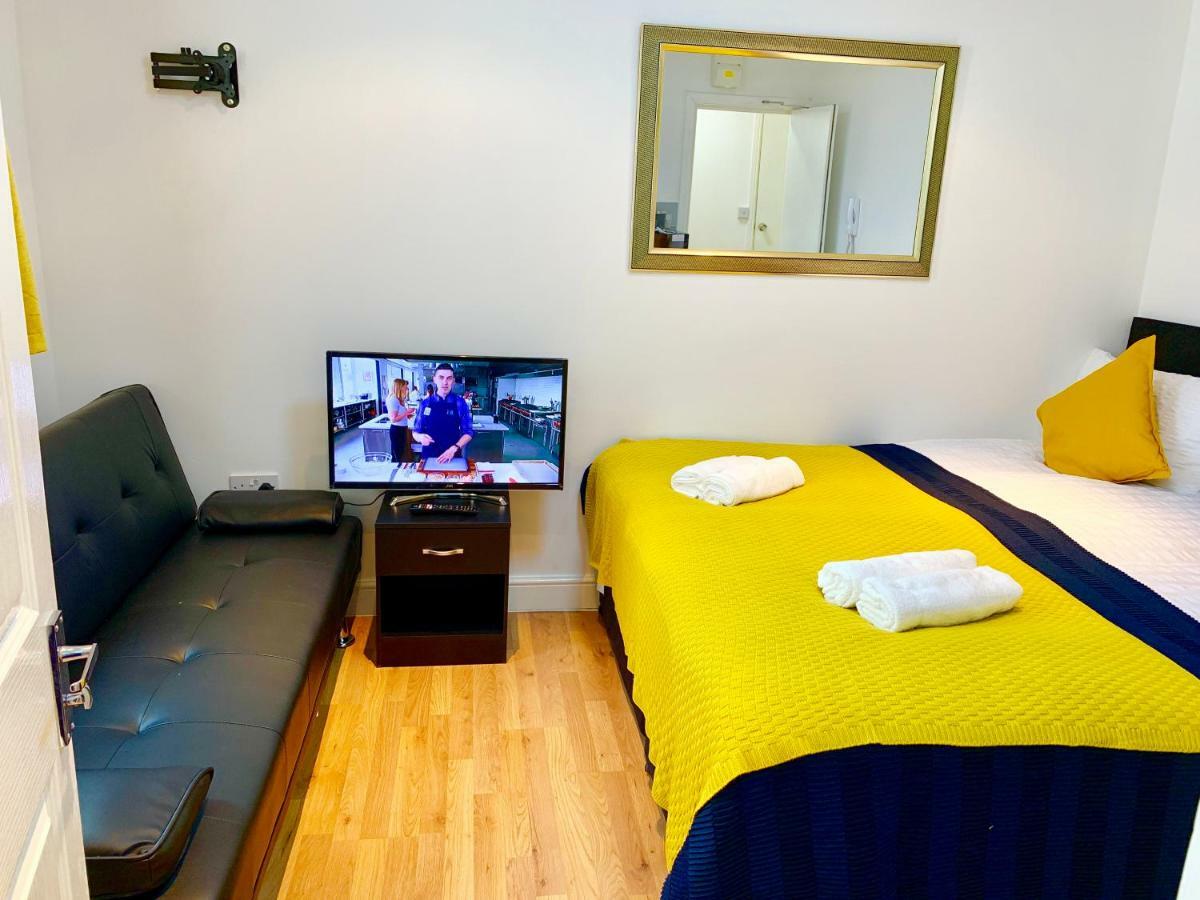 London Studio Apartments, Private Bathrooms And Parking Ilford Bagian luar foto