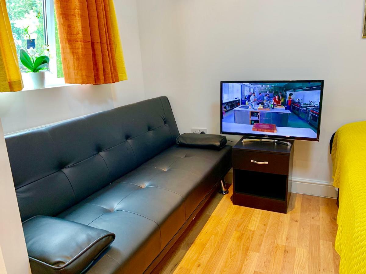 London Studio Apartments, Private Bathrooms And Parking Ilford Bagian luar foto