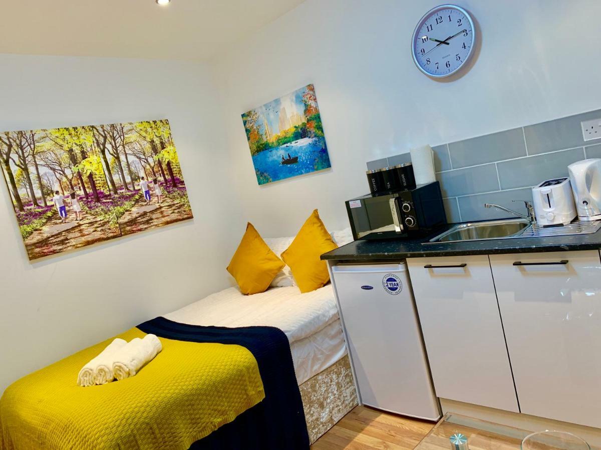 London Studio Apartments, Private Bathrooms And Parking Ilford Bagian luar foto