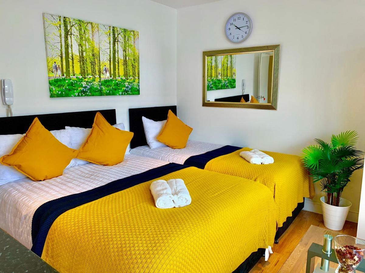 London Studio Apartments, Private Bathrooms And Parking Ilford Bagian luar foto